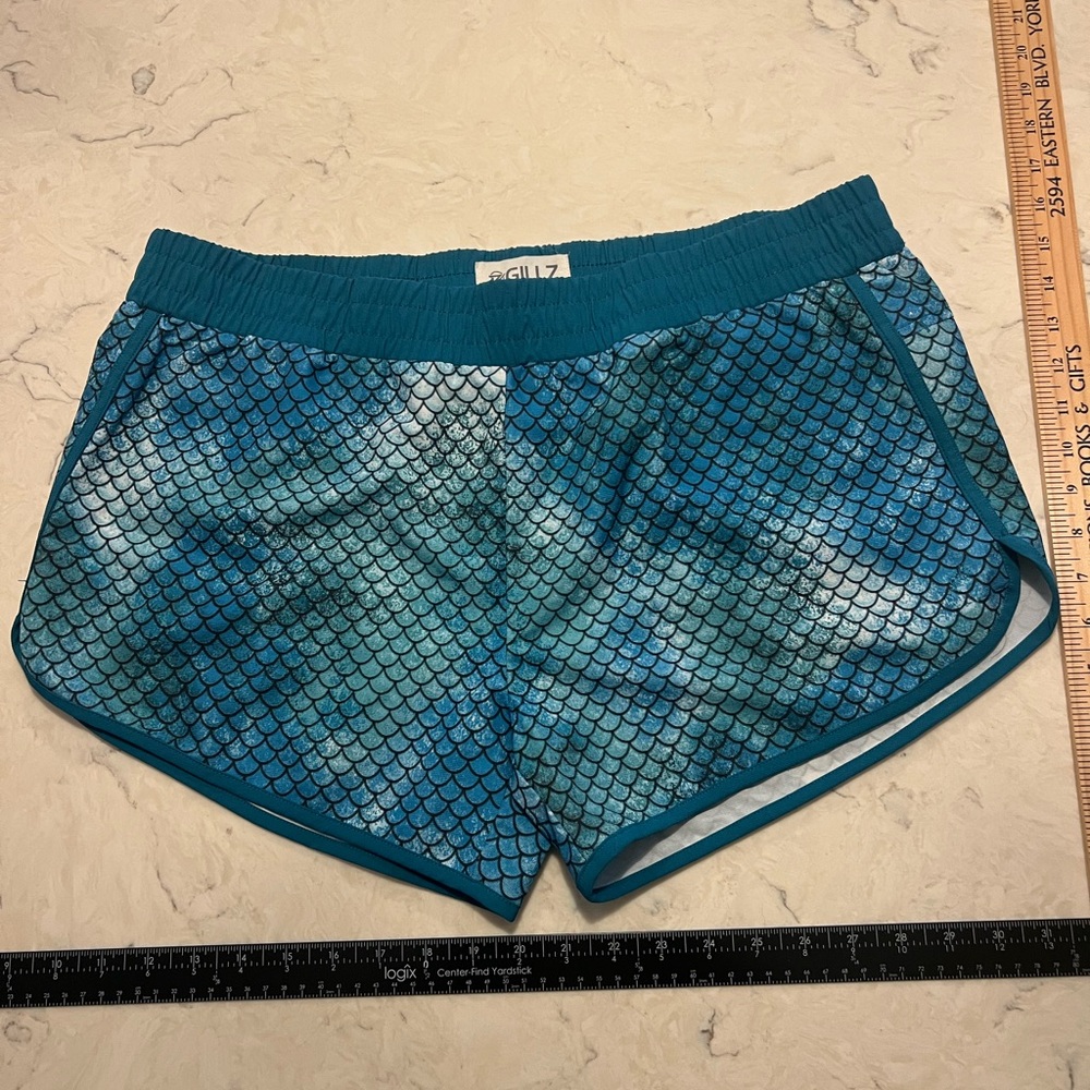 Gills‎ Women's Blue Scale Mermaid Pattern Athletic Shorts